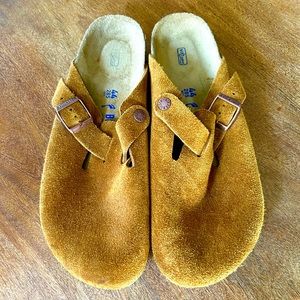 Men’s Birkenstock Boston in Camel Suede